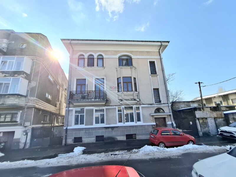 Hala Traian, 3 camere, 106 mp, centrala